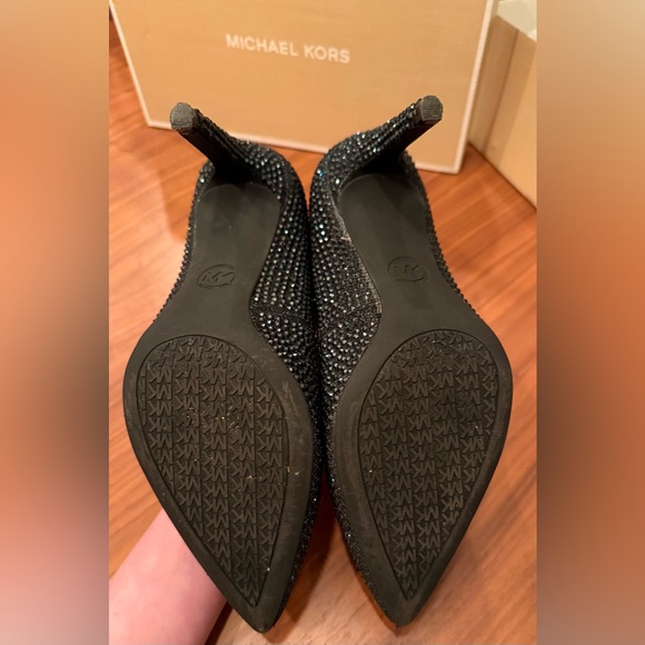 Michael Kors Dorothy Flex Pump in Navy - Picture 6 of 7